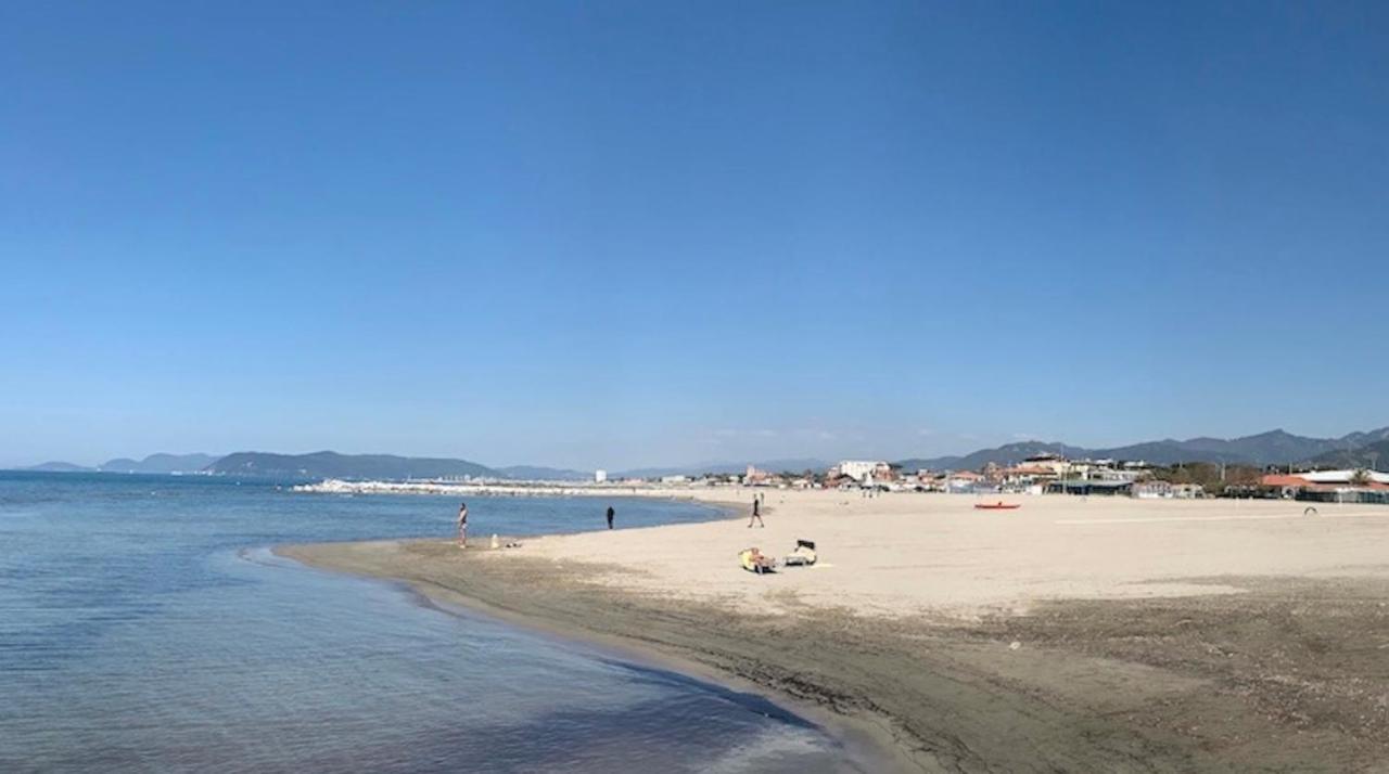 Iss Travel Apartments Casa Maria In Marina Di Massa Масса Экстерьер фото